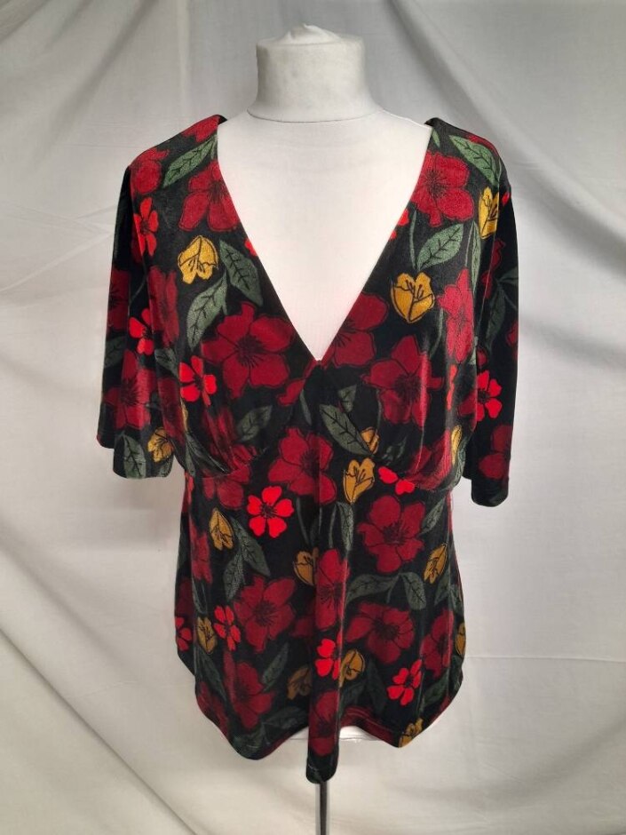 Seasalt Floral Print Velvet Top Black Size: 14
