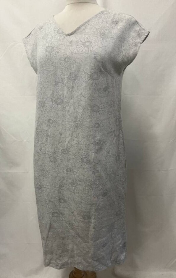Rohan Linen Blend Malay Shift Dress Light Grey Size: 10