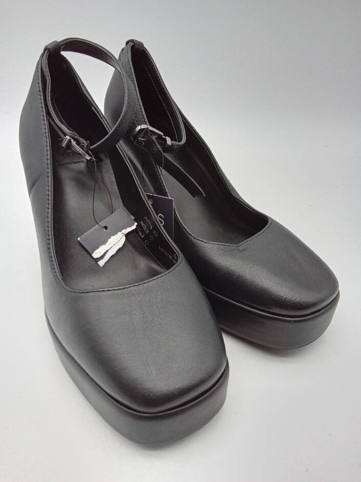 M&s Chunky 90's Style Leather Block Heels With An Ankle Strap In Black Size 4