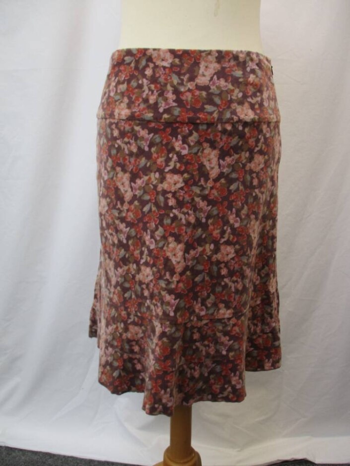 Kew Velvet Skirt Dusky Pink Size: 8