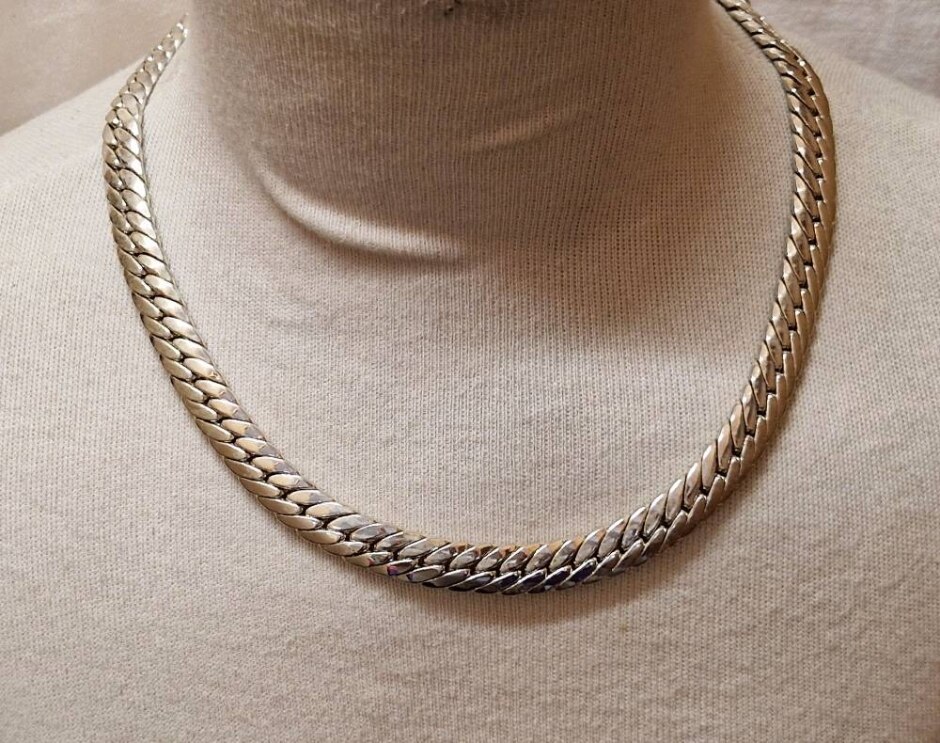 Givenchy Silver Tone Flat Link Herringbone Runway Collar Necklace 16