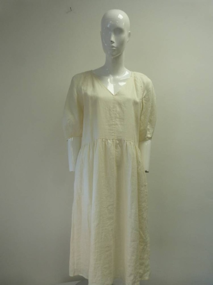Everlane 3/4 Length Sleeved Dress Cream Size: S