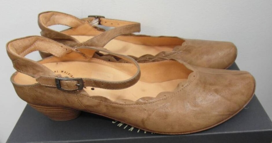 Think ! Monte Capra Rustico Light Tan Mary Janes Size 8 Eu 41