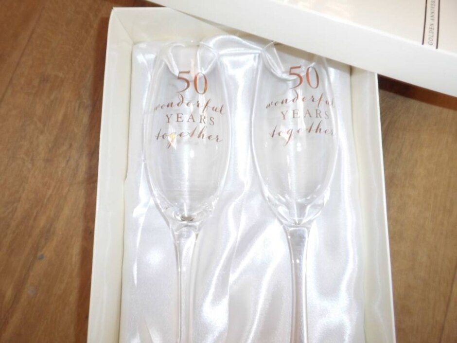 Set Of 2 Happy Anniversary Champagne Glasses Gift Boxed