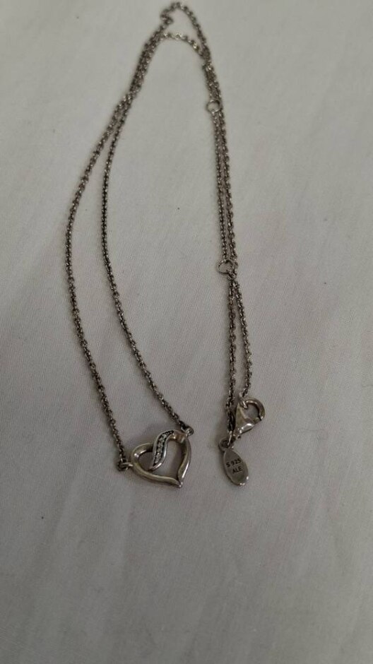 Silver 925 Heart Pendant Necklace Preloved