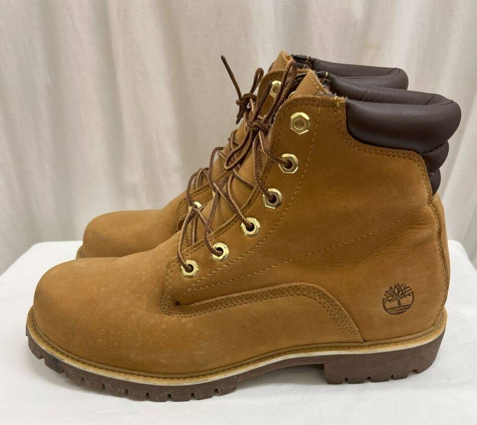Timberland Classic Tan Nubuck 6" Boots Size 9