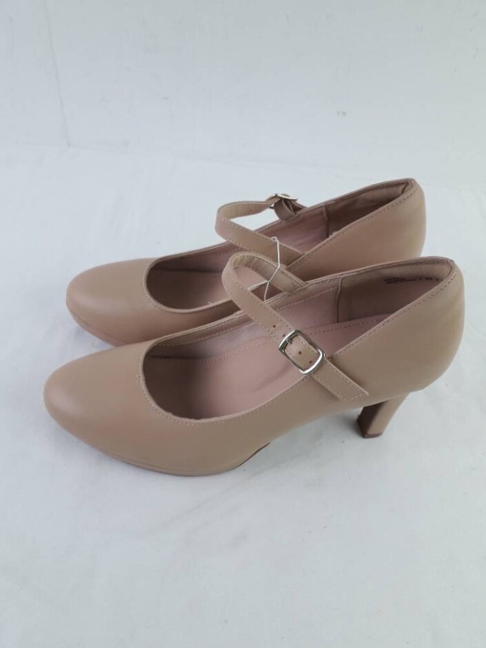 Dream Pairs Women's Beige Shoes Heel Size 9