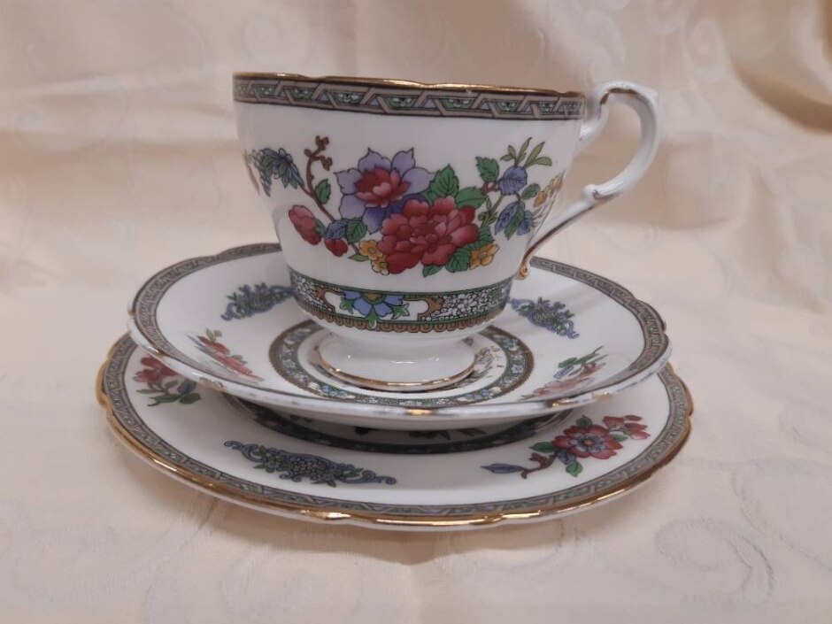 Paragon Fine Bone China "tree Of Kashmir
