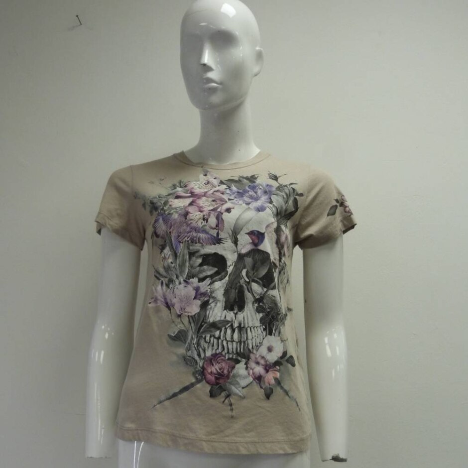 Religion T-shirt Floral Size: Xs