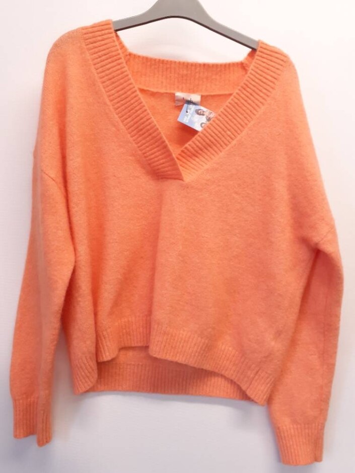 Hush V-neck Sweater In Peach Size: M