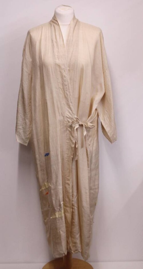 Vintage 1930s Embroidered Silk Robe Cream Size: M