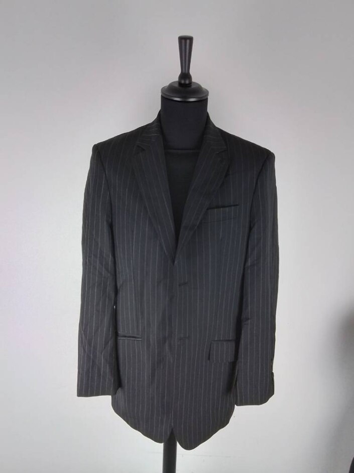 Ted Baker  Men's Striped Suit Black & White Size: 34" Chest