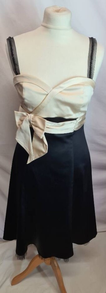 Spotlight Warehouse Short Party Dress Cream And Black Size: 12