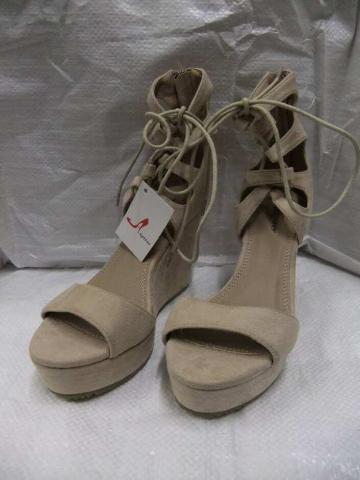 Aspirer Wedge Heel Open Toe Shoes Size 3
