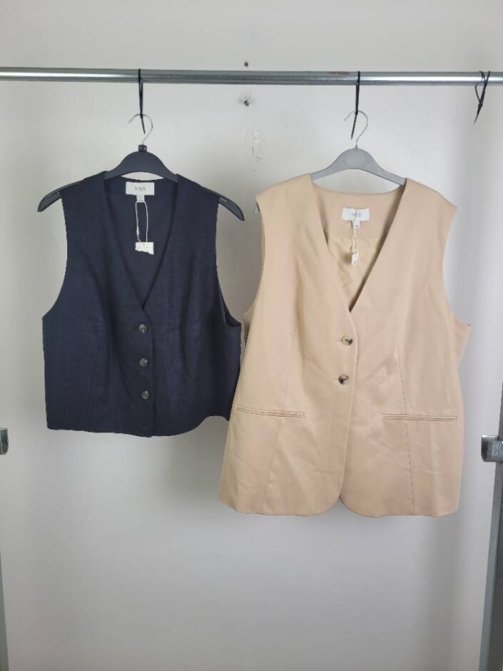 M&s Marks & Spencer 2pcs Waistcoats Beige Black Size: 20