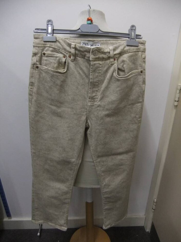 Zara Floral Jeans The Dreed Flare Beige Size: 12