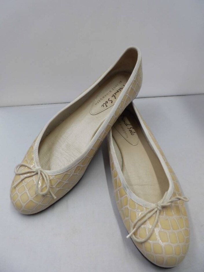 French Sole By Jane Winkworth, Cream Patent Mock Croc Ballet Flats, Size 9.5/43.5