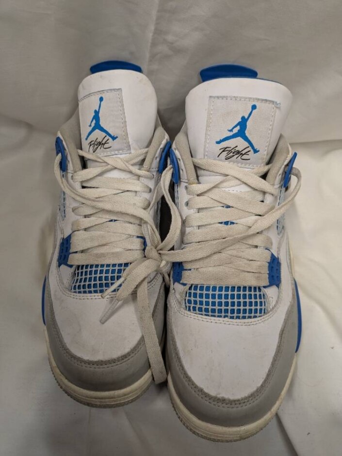 Nike Air Jordans Blue And White Size 7.5