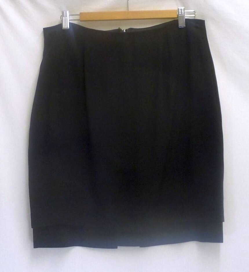 Jaeger Knee Length Pencil Skirt Black Size: 12