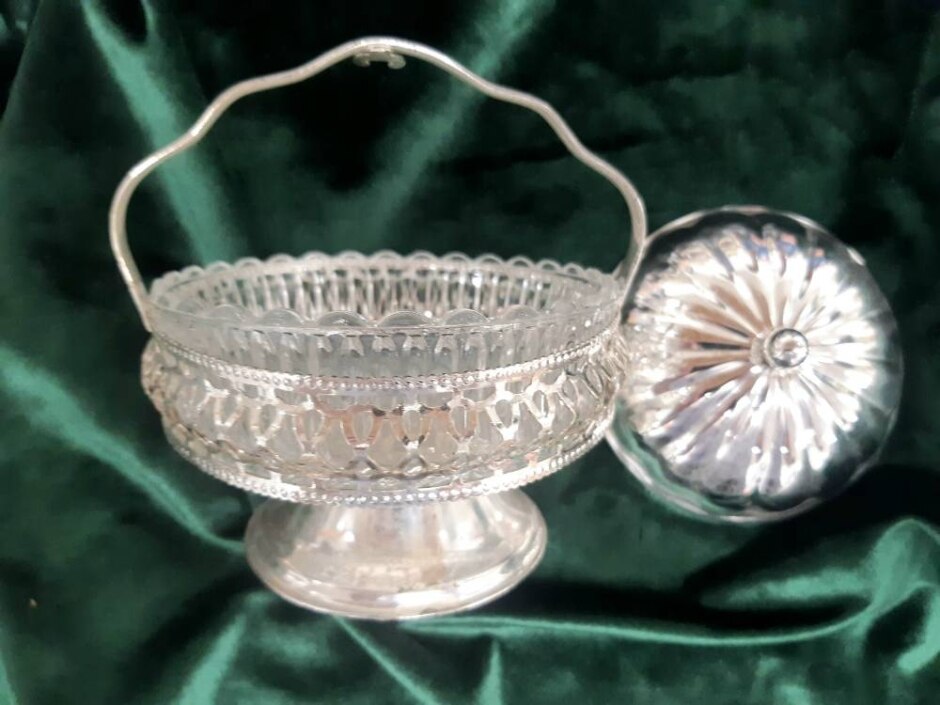 Queen Anne Style Mayell & Co. Mid Century Silver Plated Sugar Bowl