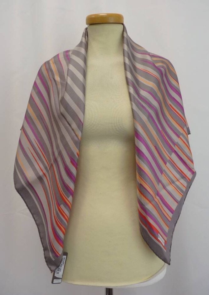 Bnwt Vakko Silk Scarf (34.5" X 35" ; Boxed)