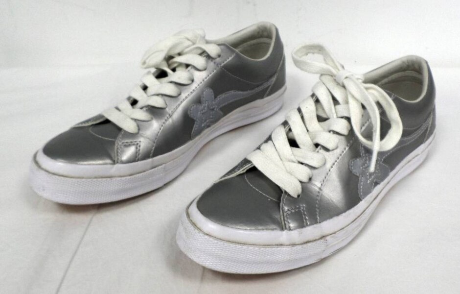 Converse Silver Leather Trainers Size : 9
