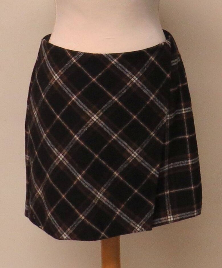 Hollister High Waisted Mini Skirt Brown Plaid Size: M