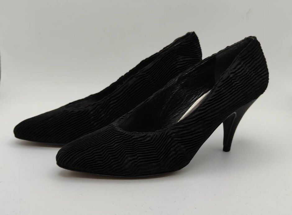 Stuart Weitzman For Mr Seymour Heels Women Metallic Black Suede Size 4.5