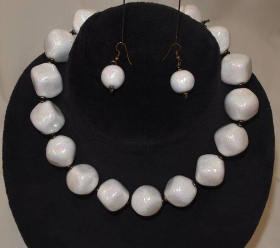 White Pearlised Necklace & Earings