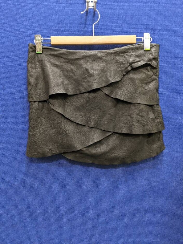 Joseph Scalloped Lambskin Mini Skirt Black Size: 10