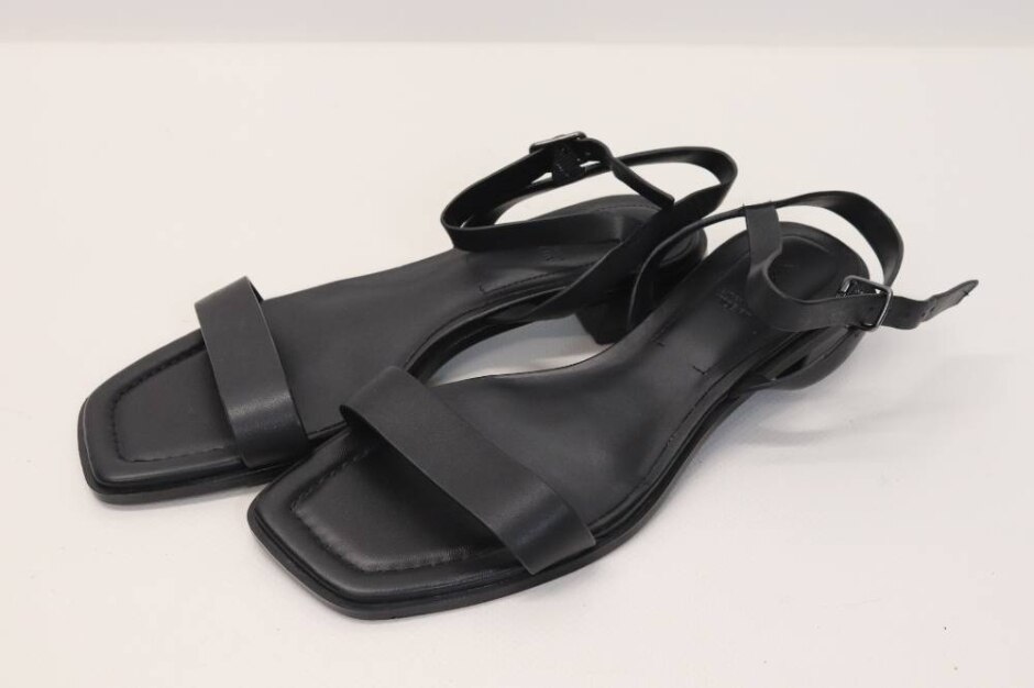 New Marks & Spencer Leather Strappy Flat Sandals Size: 4.5