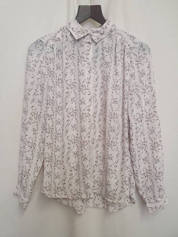 H&m Budding Flower Print Shirt White Size: 8
