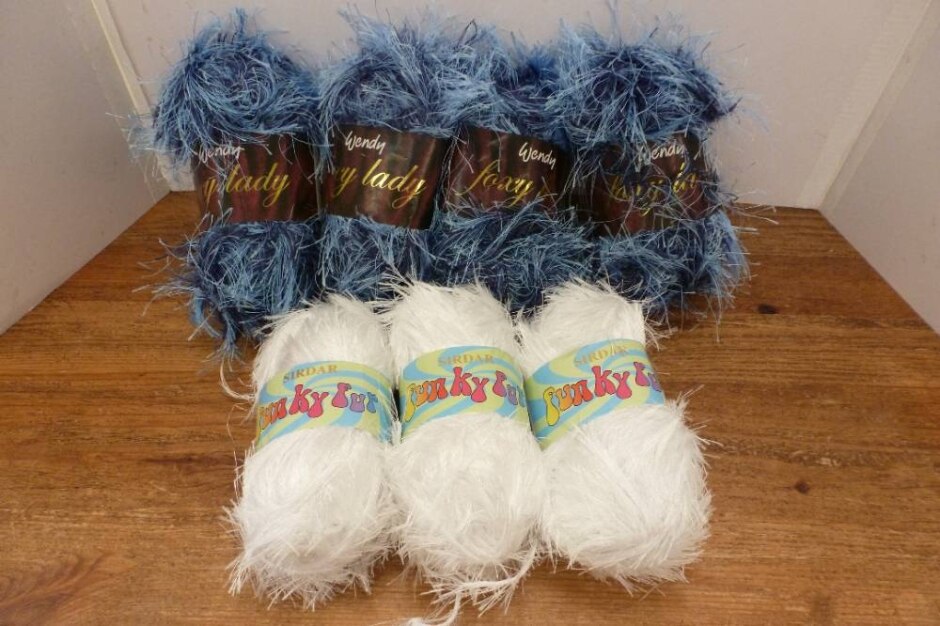 Bnip 7 X 50g Balls Wendy Foxy Lady (4) Sirdar Funky Fur ( 3)