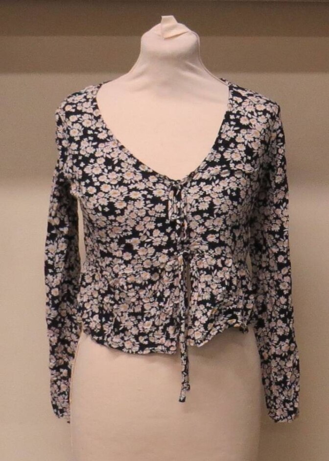 Hollister Long-sleeved Top Black & White Size: Xs