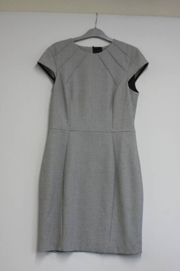 H&m Shift Dress Dogstooth Patt Grey Size: 12