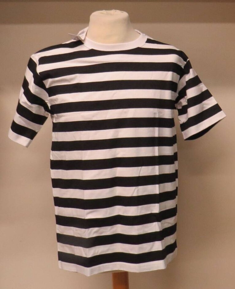 Wicked Fun Short Sleeved T Shirt (bnwt) Black & White Size: M