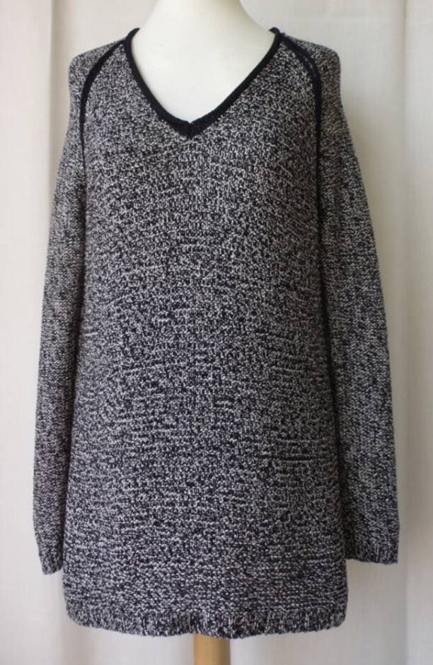 Autograph Raglan Sleeve V-neck Jumper Black Mix Size: 12