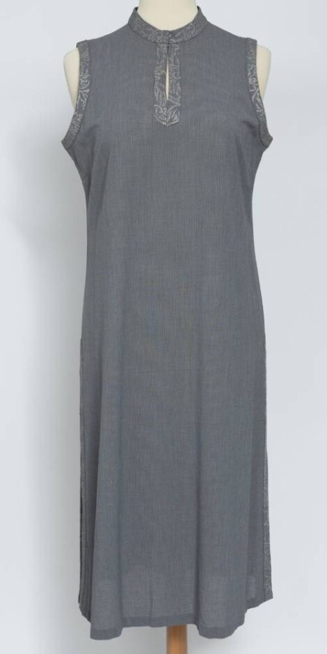 Nitya Long Sleeveless Tunic Grey Size: L