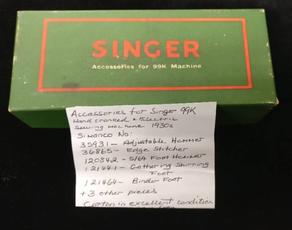 1930s Singer Sewing Machine 99k - Set Of Accessories