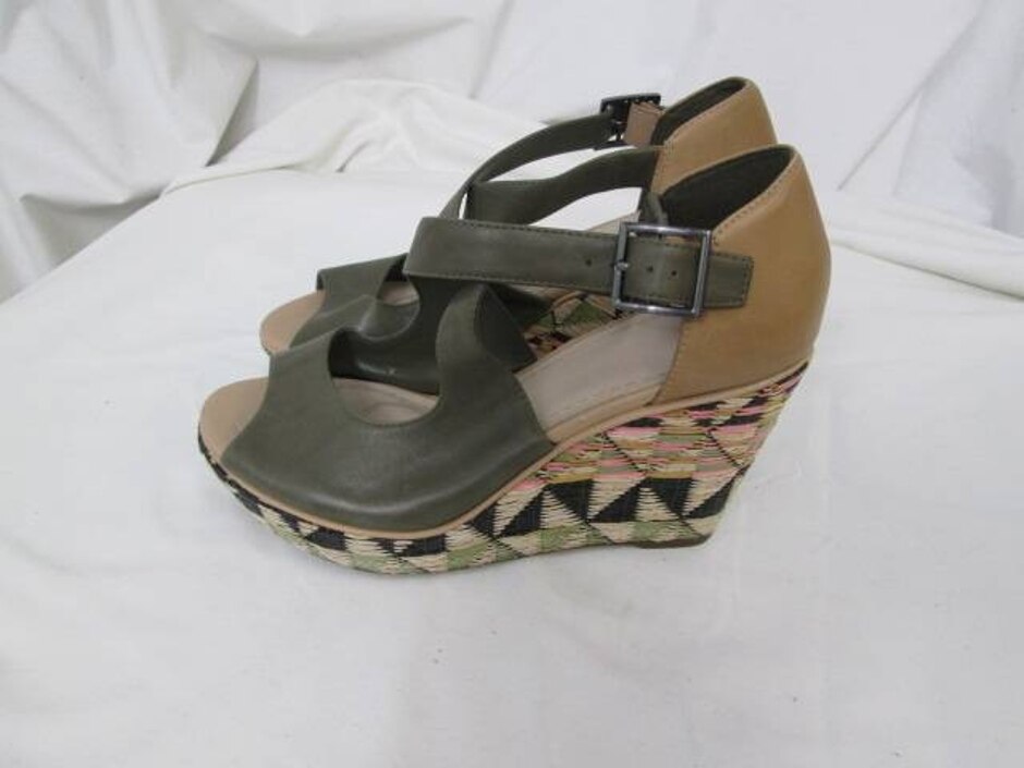 Nwot Clarks Leather Heeled Espadrille Sandals Green/multi Size 5