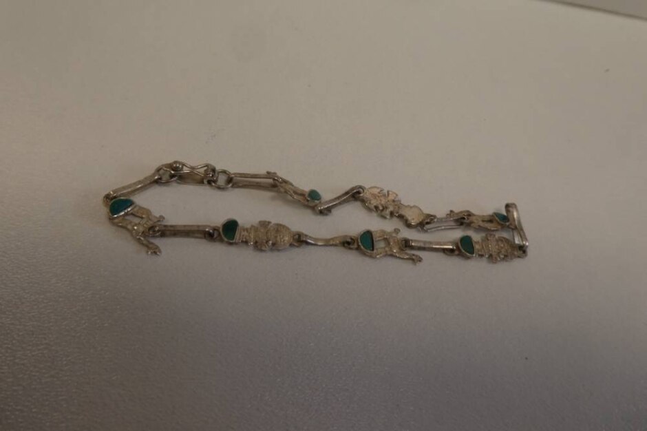 950 Fine Silver Bracelet – Llamas & Aztec Design With Malachite Inlays | 20cm | 6g