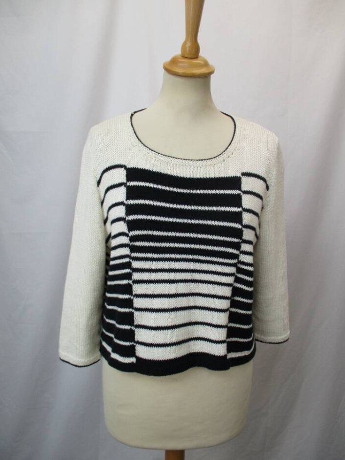 Boxy Cotton Jumper White & Black Size: S