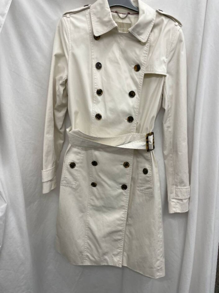 Banana Republic Trench Coat Cream Size: M