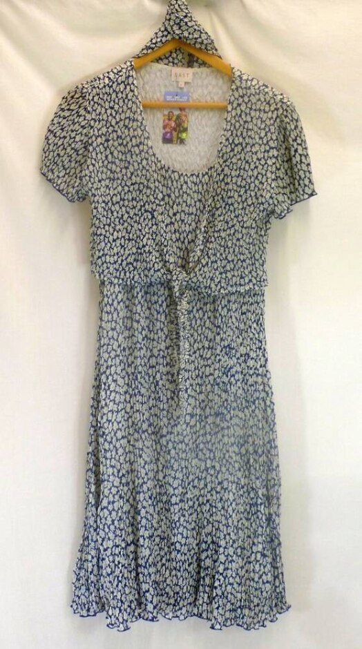 East Crinkle Dress With Scarf Blue & White Size: 12