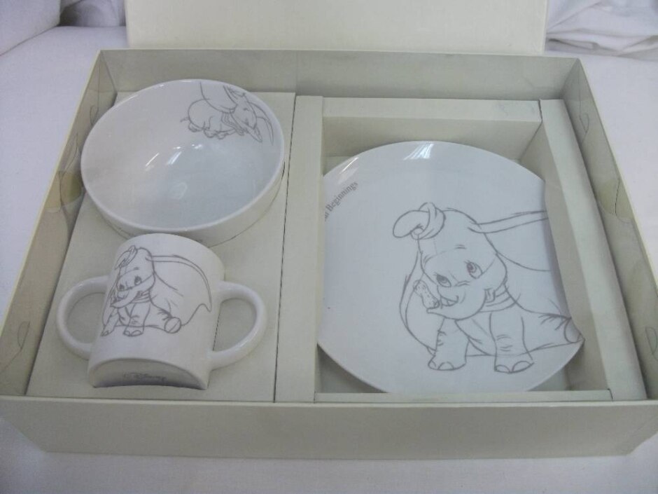 Nwot Disney Ceramic Dumbo Gift Set