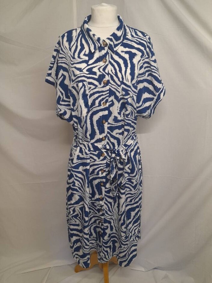Yumi Patterned Shirt Dress Blue & Cream Size: 18