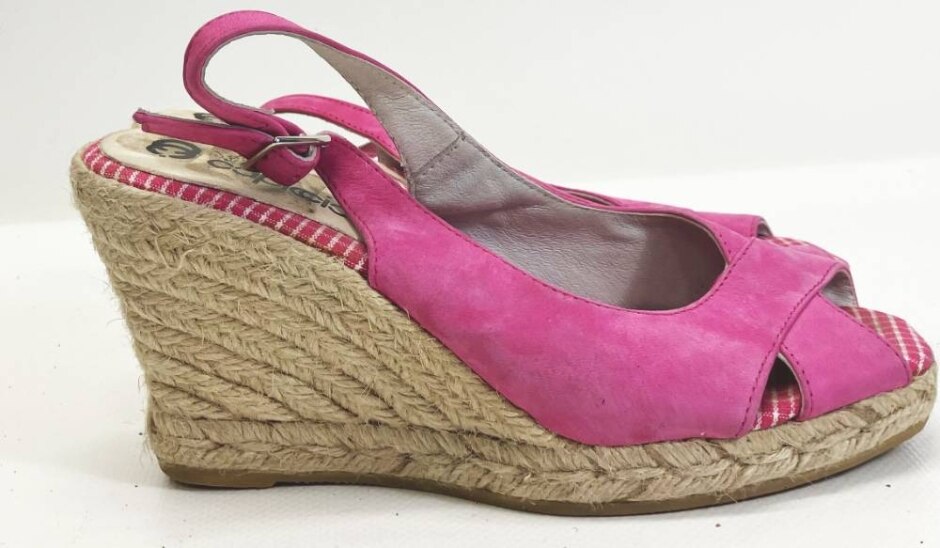 Capiccio Pink Suede Wedge Sandals Size 3