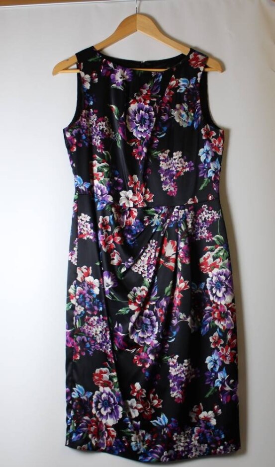 Planet Floral Dress On Black Size: 8