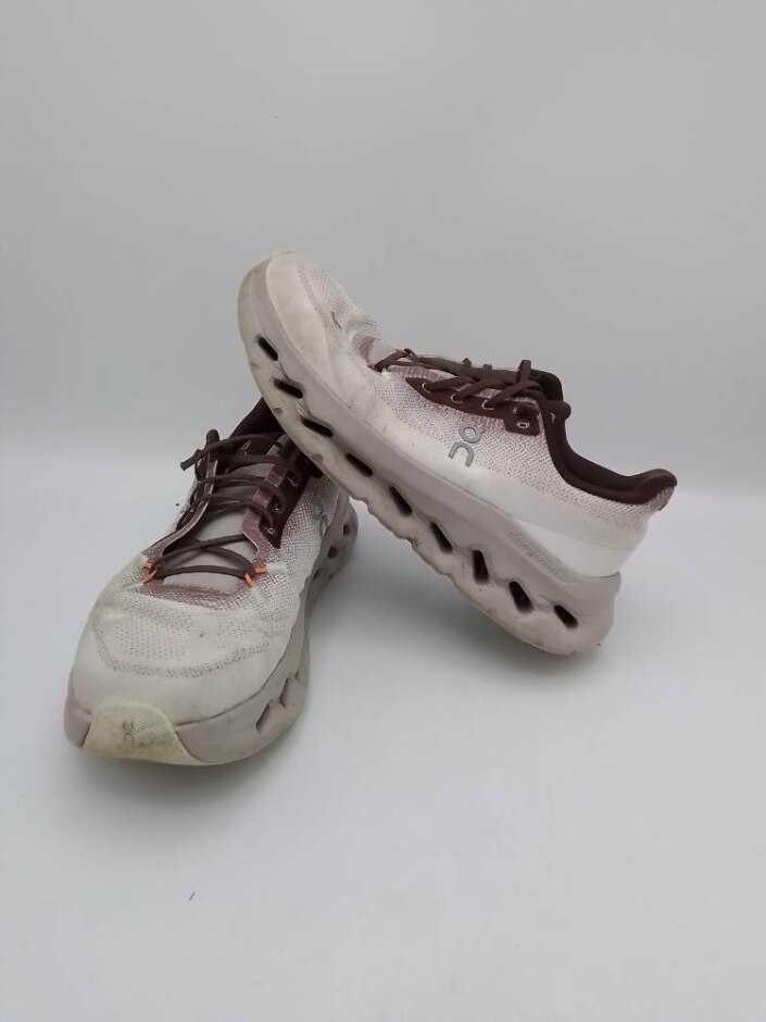 On Cloudtilt Trainers In White And Pink Uk 5