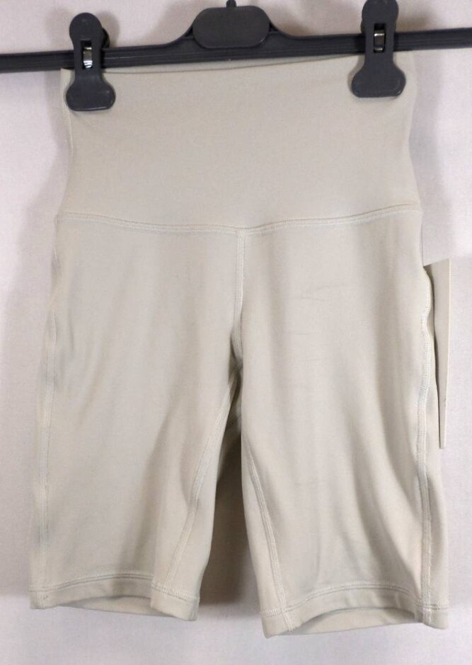 New - Lululemon Short Legging - Nylon Stretch Light Grey Size: 6